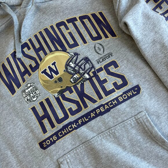 UW Washington Huskies Football 2016 Peach Bowl Chik-Fil-A Hoodie (Men's Medium) - Picture 3 of 4